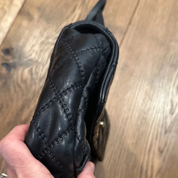 Chanel Quilted Black Shoulder Bag with Gold Accents - Picture 6 of 16